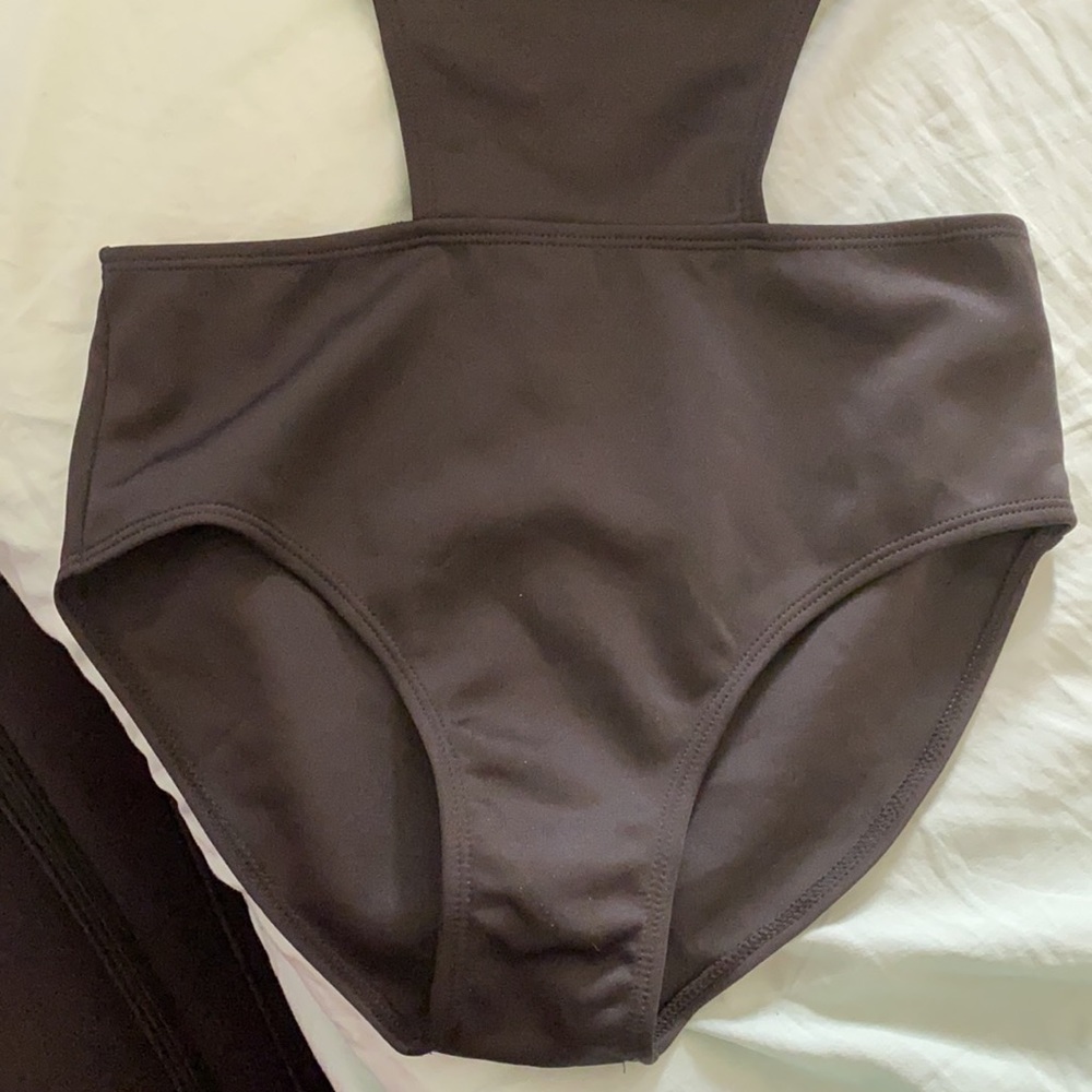 Swimsuit - Picture 3 of 8